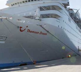 Fotografía del crucero Thomson Dream en su ultima visita a Motril