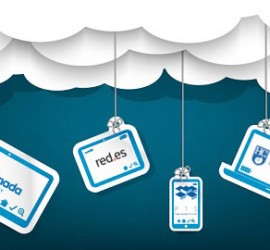 Unas nubes de carton de las que cuelgan una cuerdas con ordenadores, tablets y móviles. En la pantalla de cada uno de los dispositivos aparecen los logotipos de los organizadores del seminario para las ayudas tecnológicas en lo referente al Cloud Computing