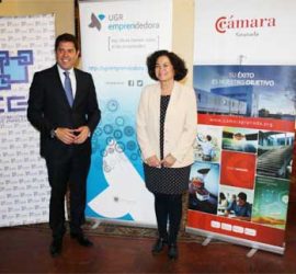 Gerardo Cuerva (CGE), y Pilar Aranda (UGR) firmando el acuerdo para fomentar a los emprendedores universitarios de Granada